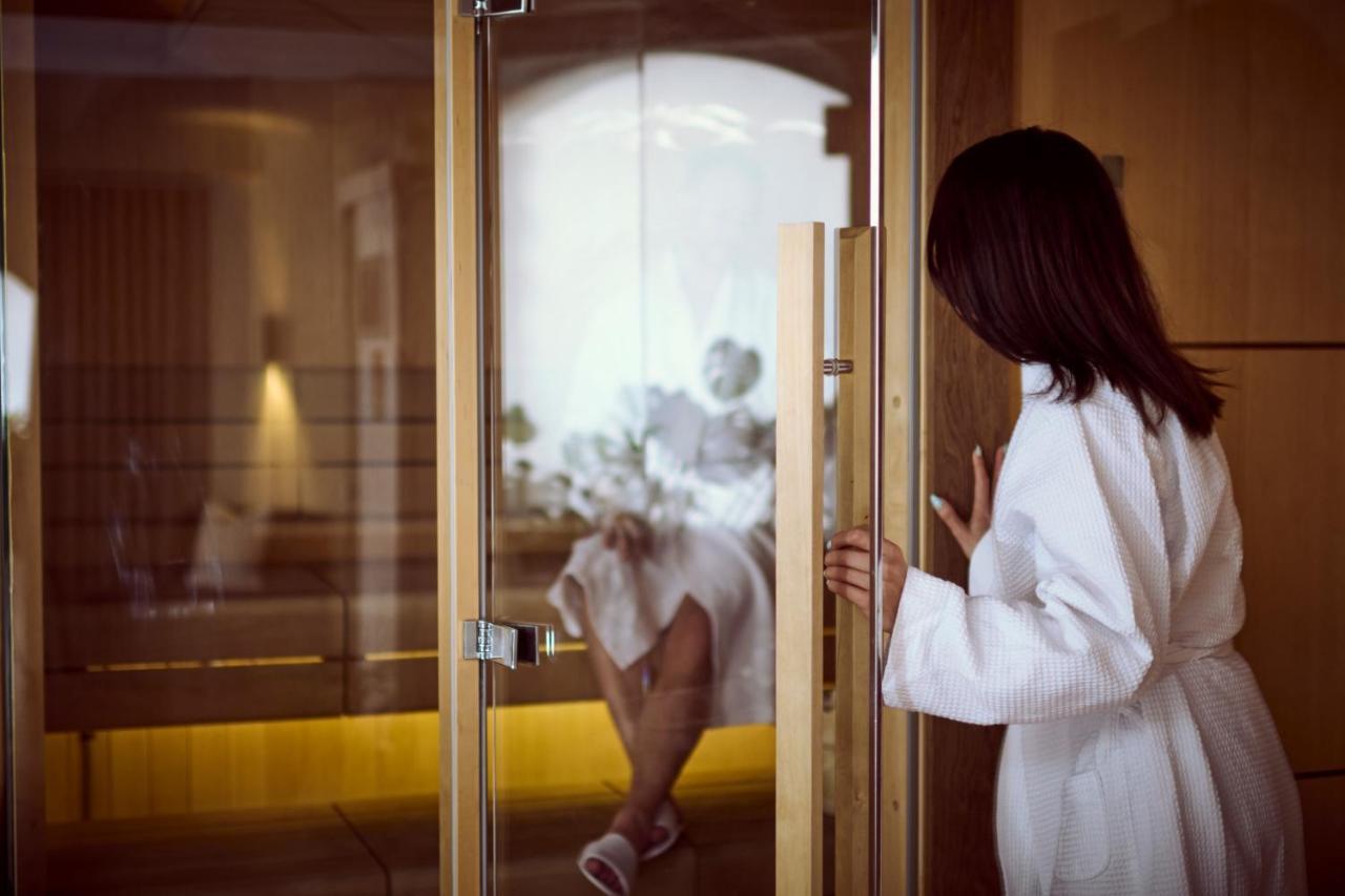 Hotel Continental Relax & Spa ハルムスタッド エクステリア 写真